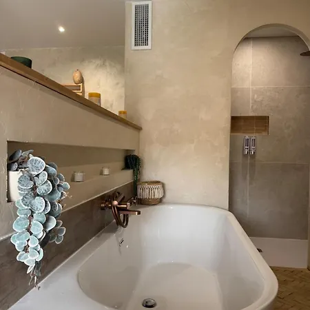 Apartment Family House Bessan